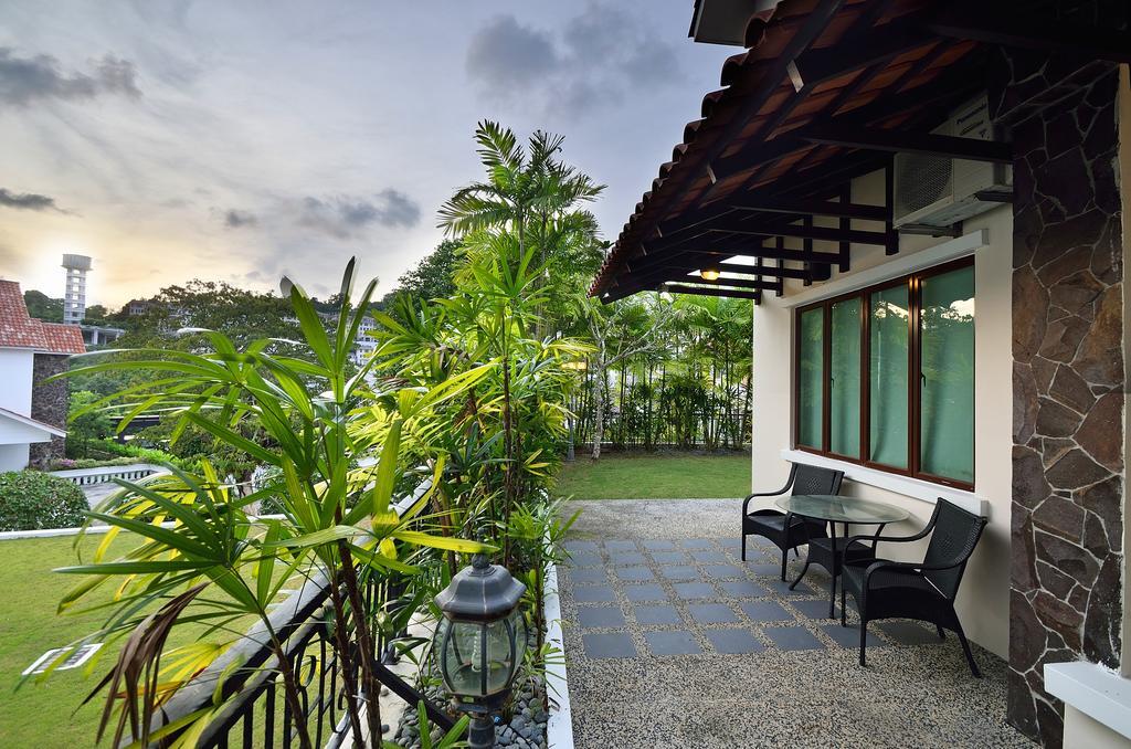 Hilltop Vila *
